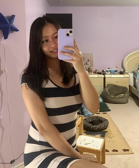 queenbaddii beautiful model gallery