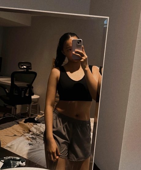 queenbaddii erotic actress pictures