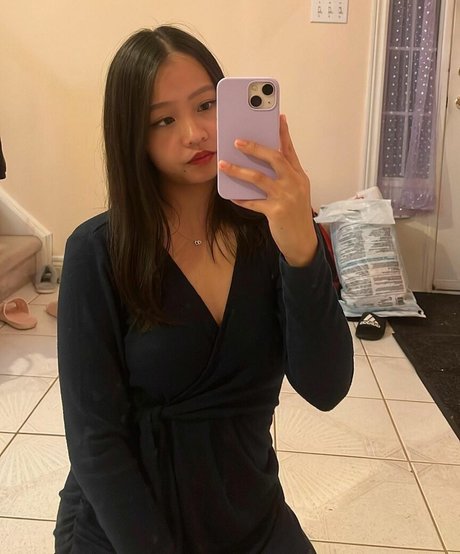 queenbaddii pornographic model photos