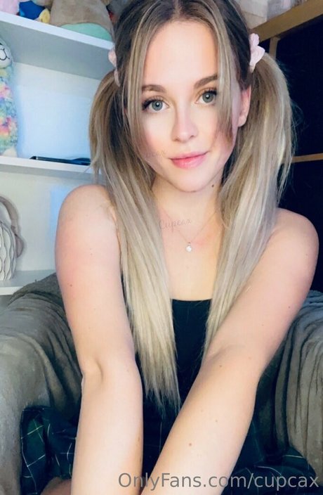 cupcaxfree nude actress pic
