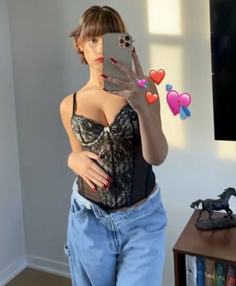 wellbeingwithabigail star sexy pics