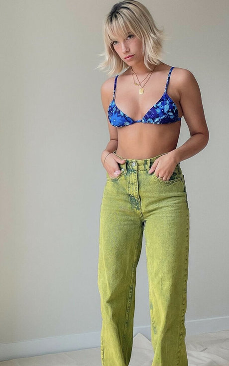 wellbeingwithabigail model best photo