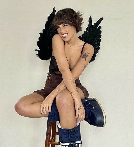 wellbeingwithabigail hot pornstar picture