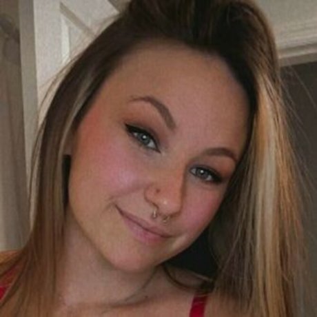 Emilytiedup nude model galleries