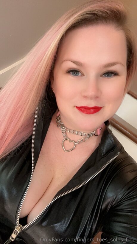 fingers toes soles free sexy star pictures