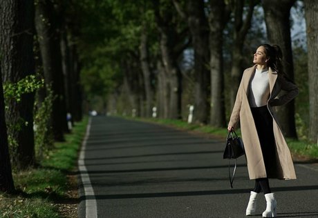 leniyoung official sexy pornstar pic