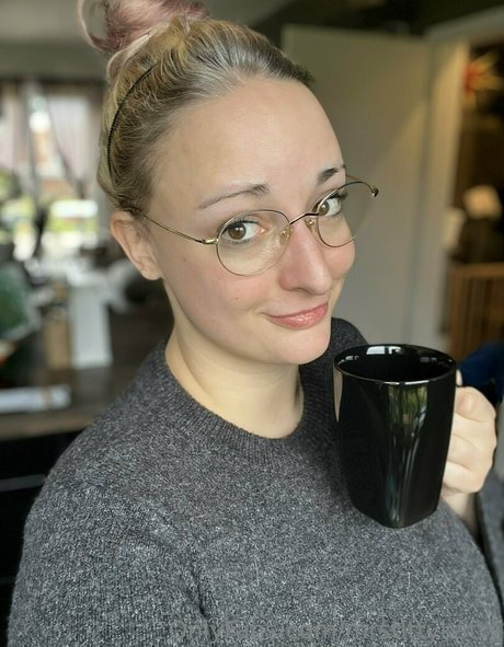 mrstittykatty model art picture