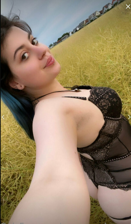 vanessa obsequious star best pics