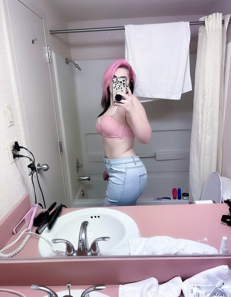 Maxalah nudes model img