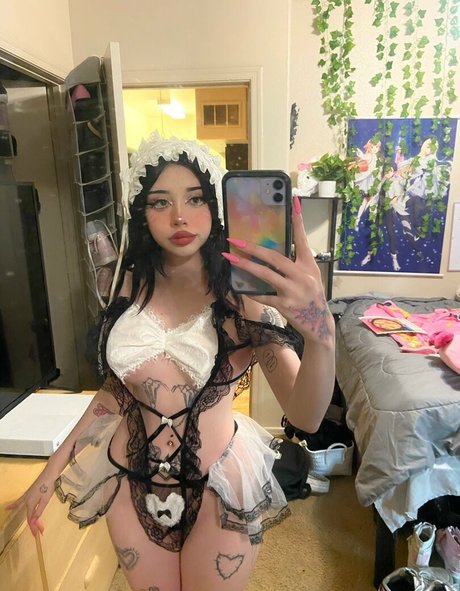 Meepmomentt naked model picture