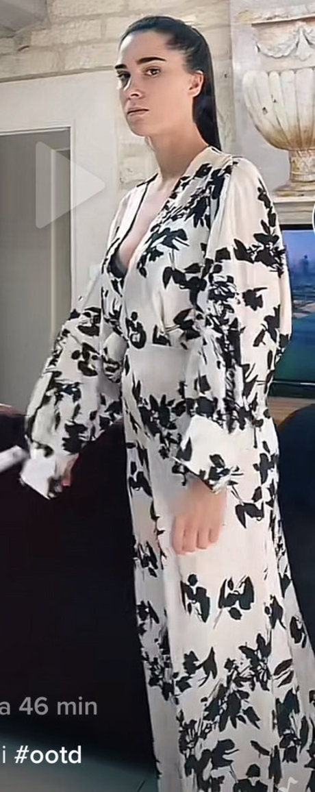 Laura Petard model sexy photo