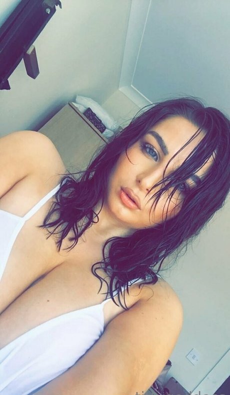 freetittygoddess model adult photo