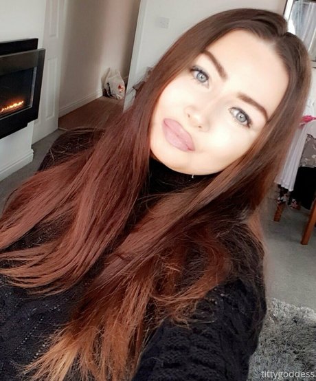 freetittygoddess pornographic star image