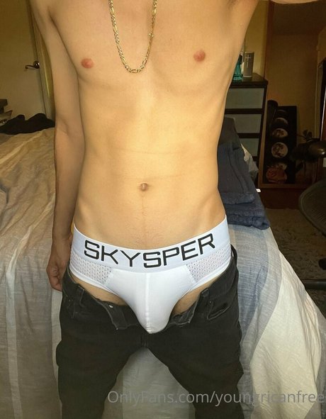 youngricanfree pretty star img