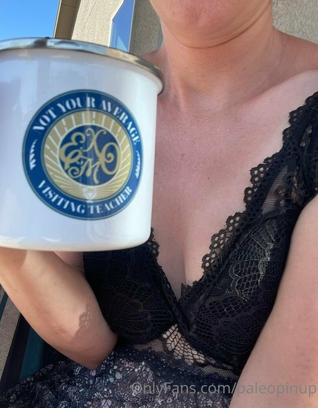 paleopinup model xxx pictures