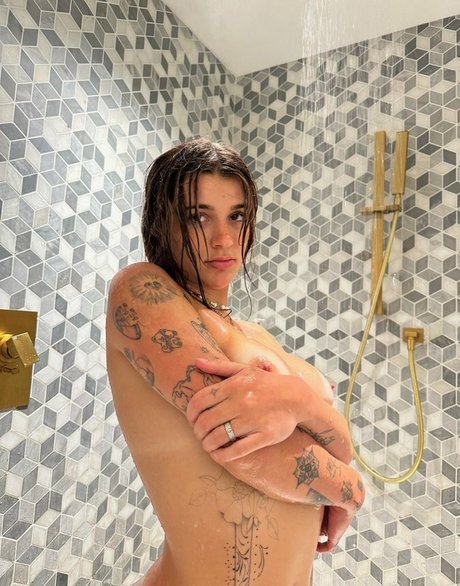 arikytska nudes actress photo