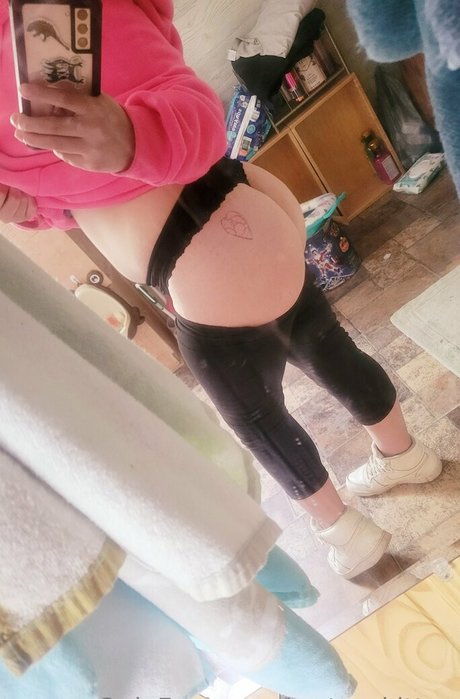 wetasskitten beautiful model photo