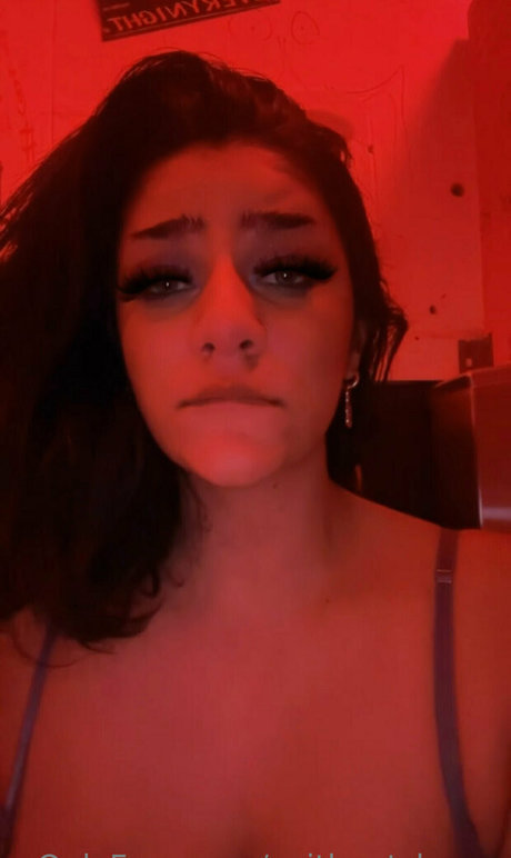 vvithoutshame model hot picture