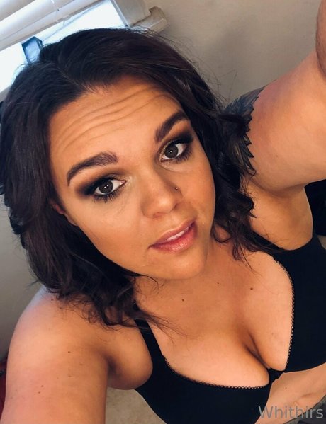 whithirs model perfect pic