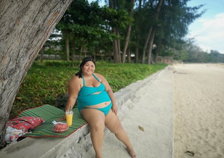 ameenachubbycutie sexy actress galleries