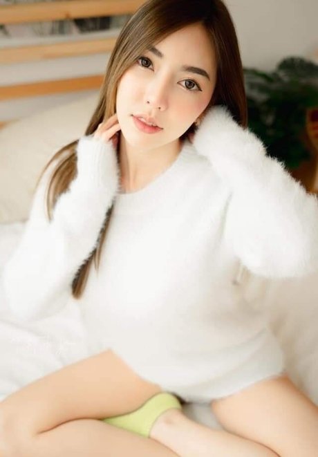 Champ Emmita pretty pornstar images