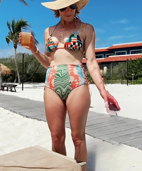 Katee Sackhoff nudes model picture