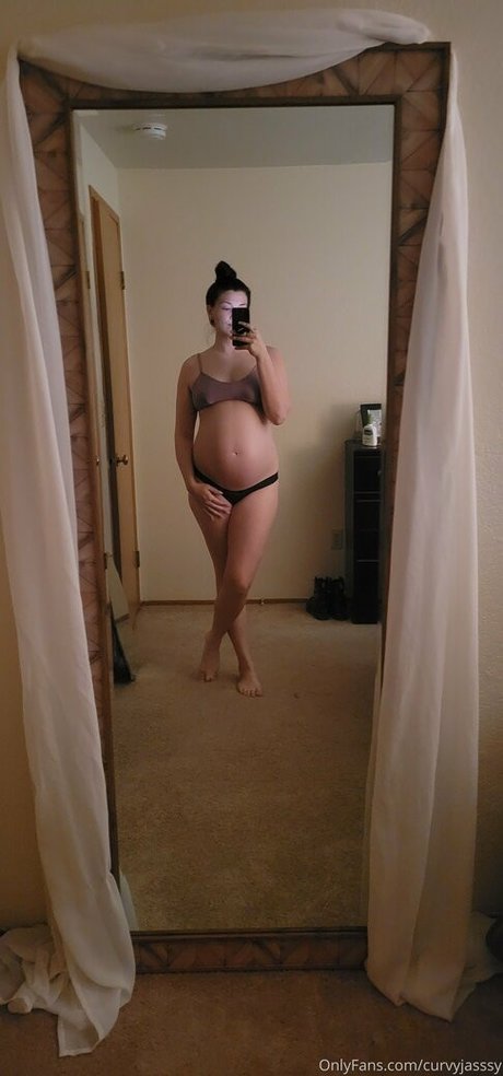 curvyjasssy model erotic galleries