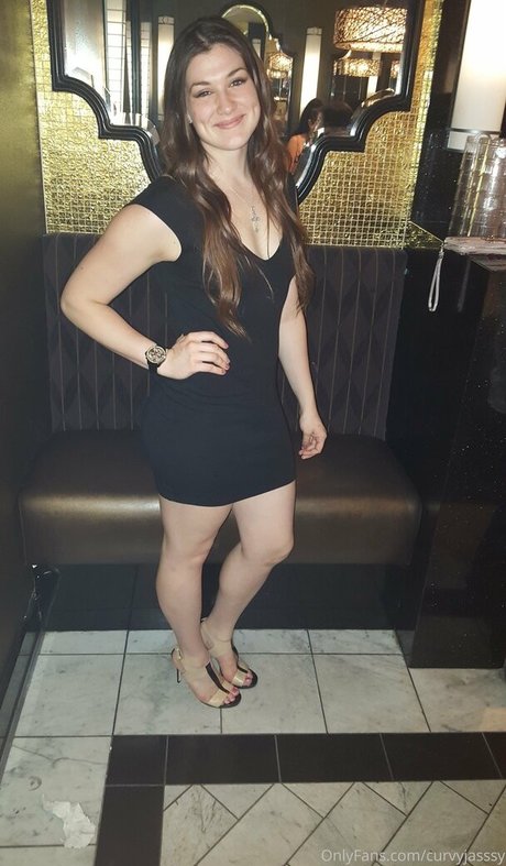 curvyjasssy erotic actress gallery