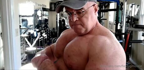 flexbigmuscle erotic actress pictures