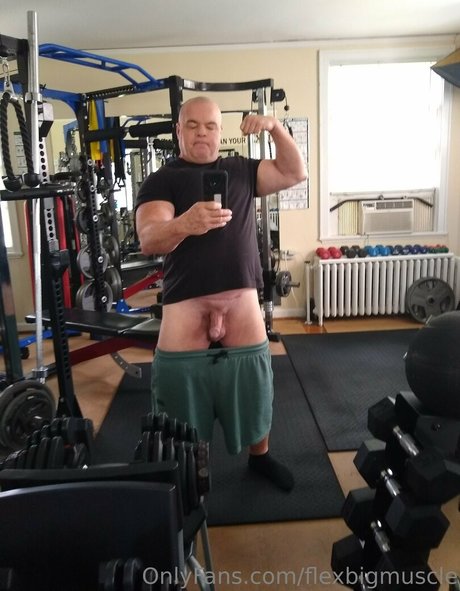 flexbigmuscle erotic pornstar img