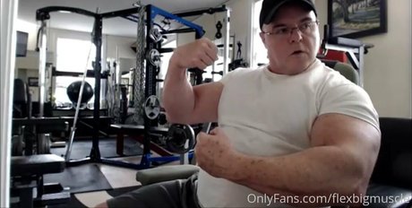 flexbigmuscle sexy actress gallery