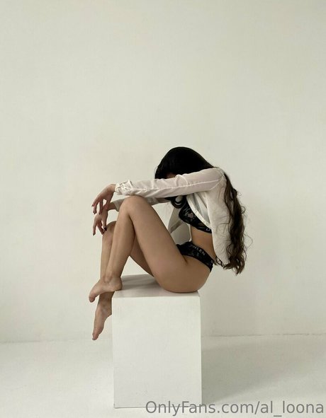 al loona beautiful model picture