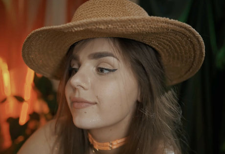 Excitease Chaturbate adult actress pic