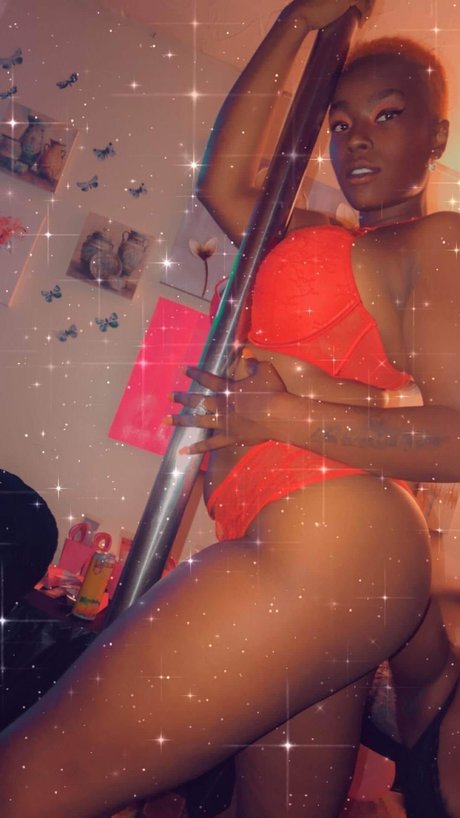 Mythical moon top actress image