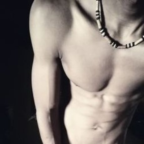 NuBiAn Freak_ star top pic