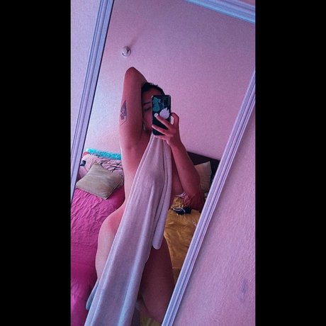 Natalia Vargas art star archive