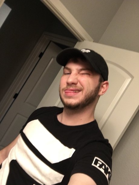 Alex Home pretty actress photos