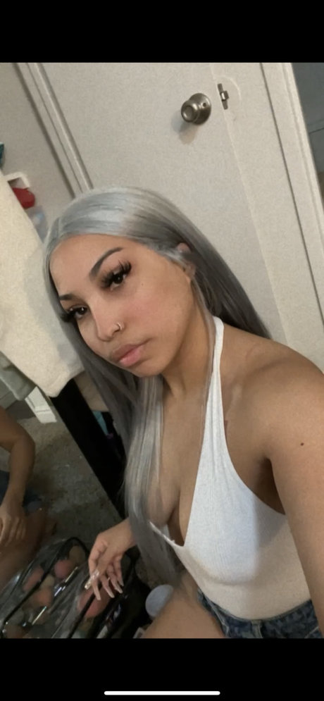 Fiji hot actress img