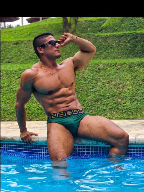 Muscled Latino_ nudes star archive