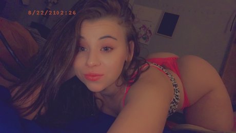 I play wit da pussy like tickle me Elmo erotic model image