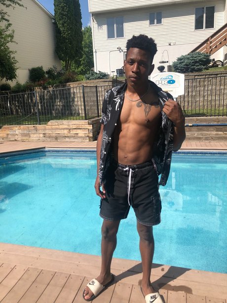 Sinner pretty star photo