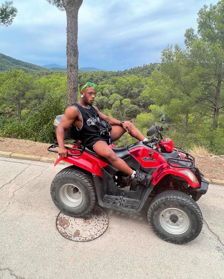 Cherr Brown star hot pic