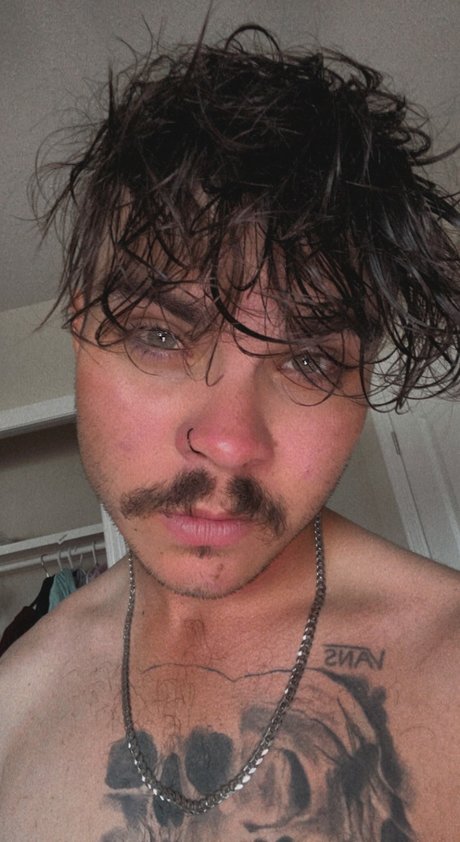 Noah Smith star nudes pictures