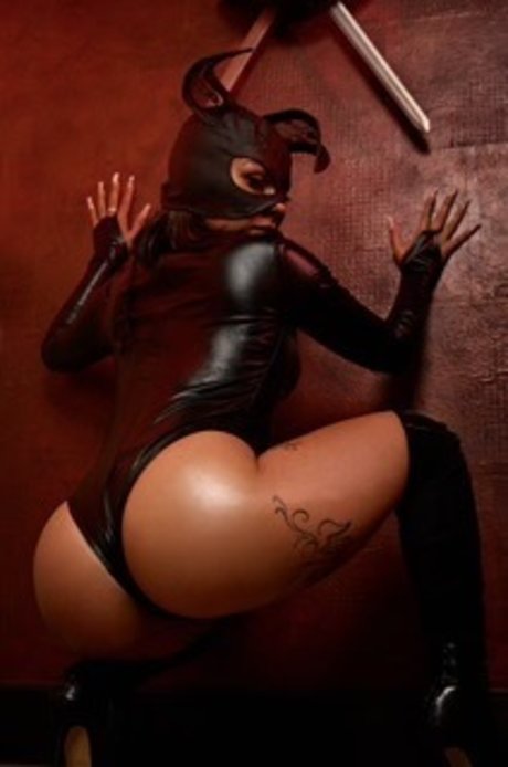 Innocence ONLY FREE Page model perfect photos