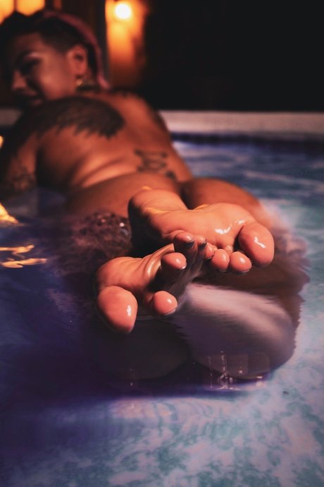 Innocence ONLY FREE Page star image