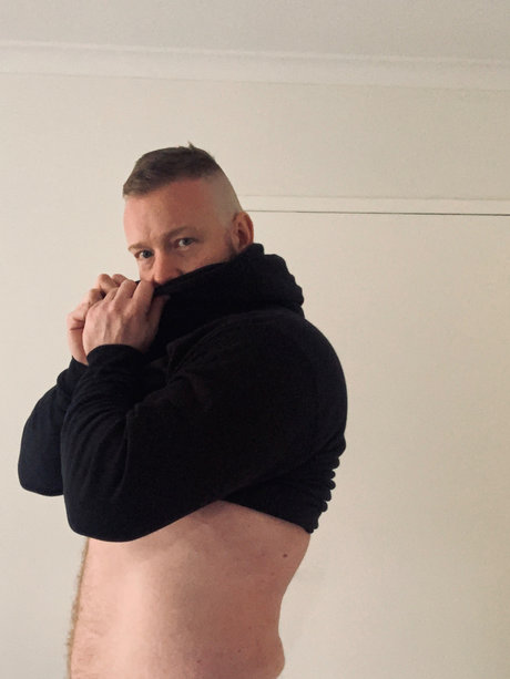 Northside Giant nude pornstar picture