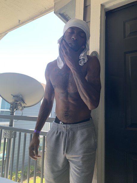 Freakinyou91 adult model images