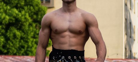 _Aesthetic Gym God_ star photo