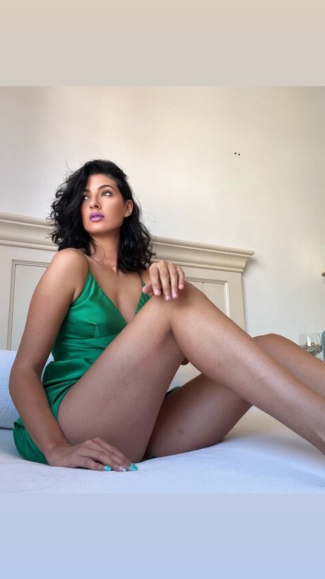 Irene olivares mora 1 95cmTALLWOMAN star pretty archive