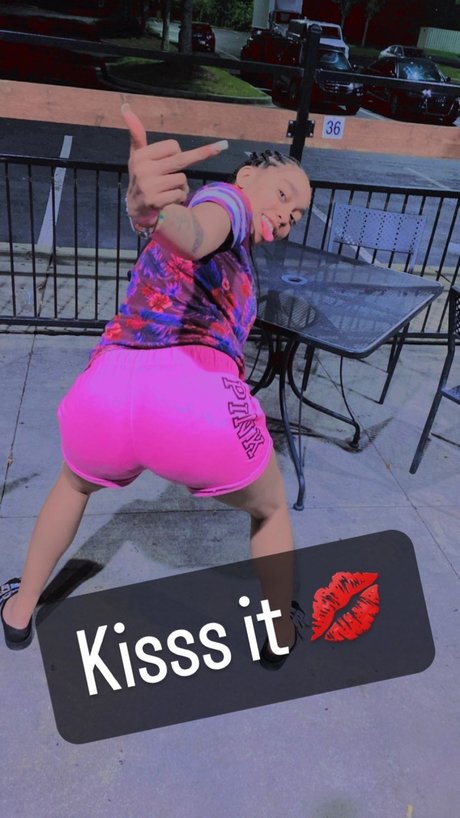 YoManLoveMe_ erotic star picture